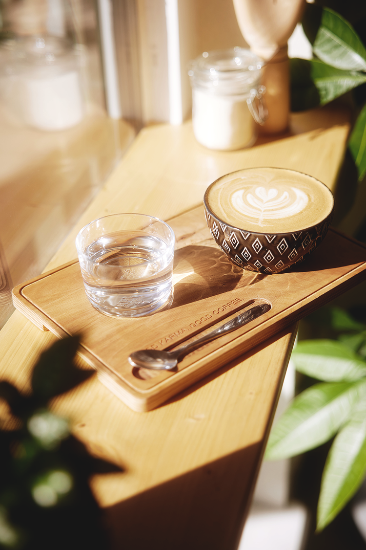 KAVA Servierbrett aus Holz