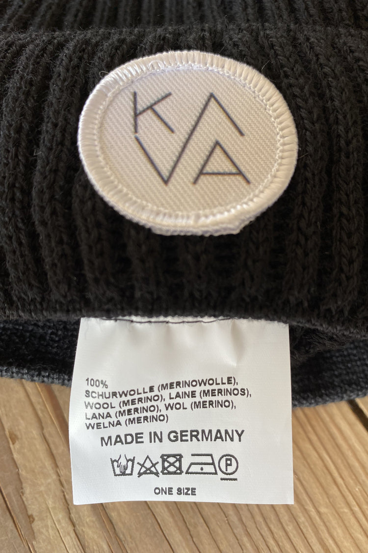 KAVA Mütze Merino Schurwolle Logo Stickerei