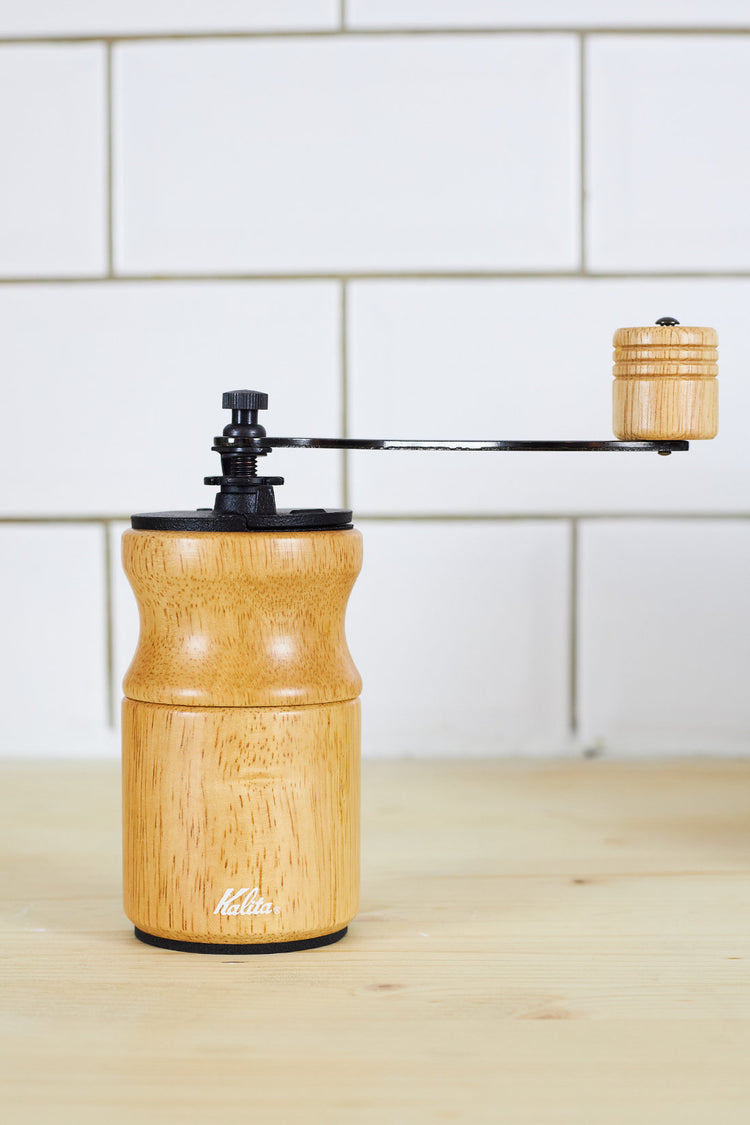 Kalita Holzhandmühle in hell schlank