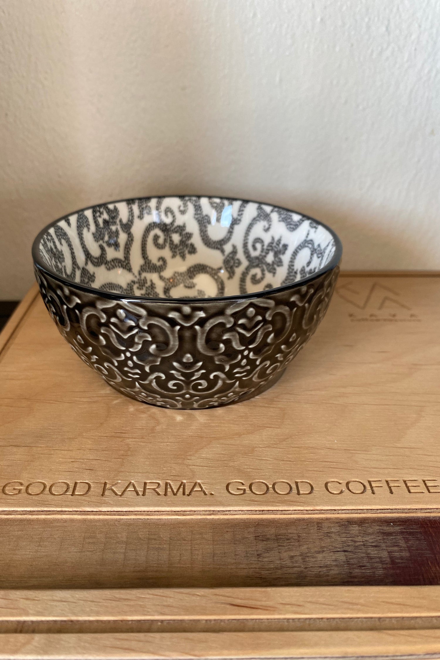 Cappuccino Tasse Kava schwarz