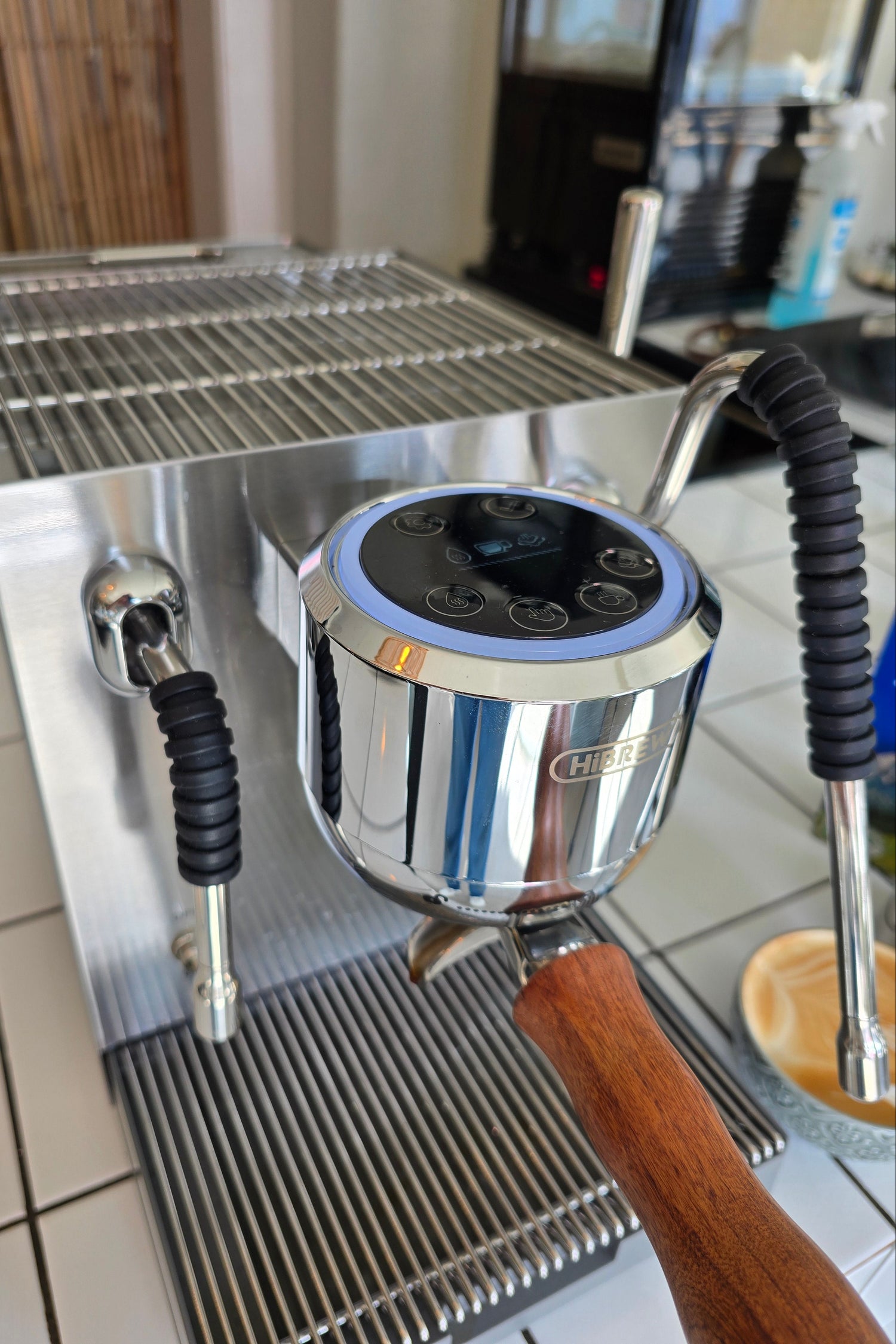 HiBrew H21 mit Brühkopf-Steuerung